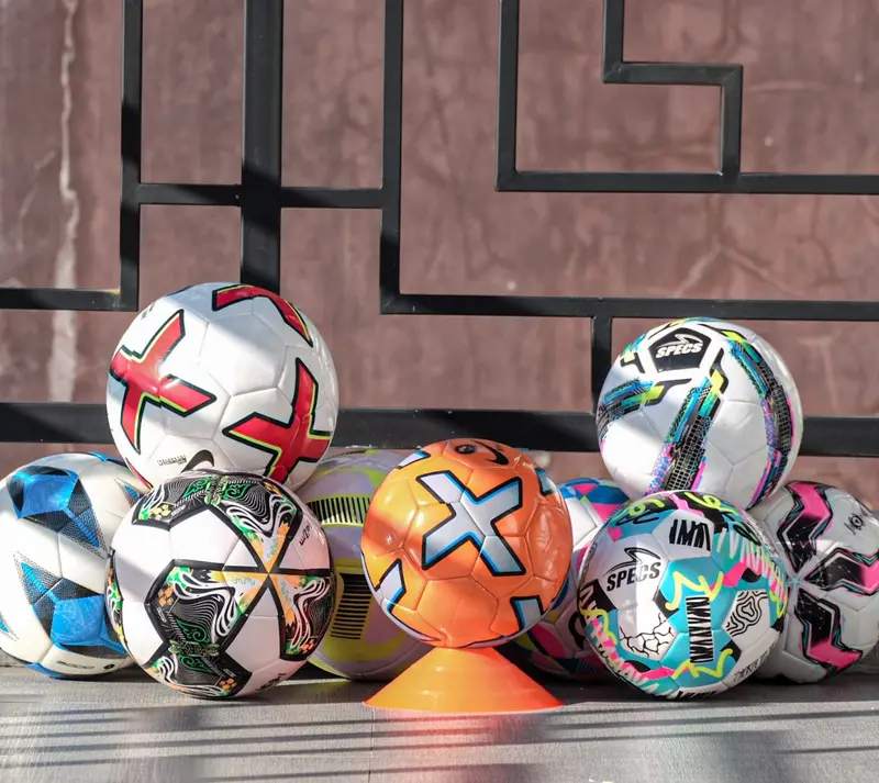 Bola Sepak Dan Futsal Kaki Lapangan Besar Kecil Soccer Size 4 & 5 Ball Outdoor 0