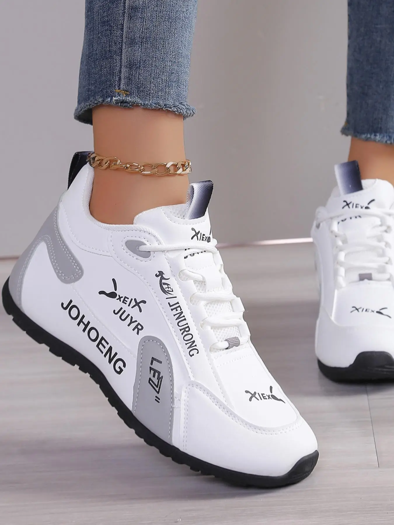 Women's Fashionable Letter Print Lace Up Front Sneakers, Casual Comfortable Sports Running Shoes, Female All-match Round Toe Shoes for Daily Wear, Athletic