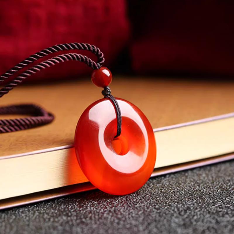 Product Introduction of Natural Ice Agate Chalcedony Safety Buckle Pendant Agate Men's and Women's Simple Pendant Gift 6