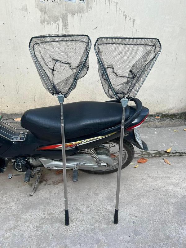 vợt cá gấp gọn cán inox vành liền