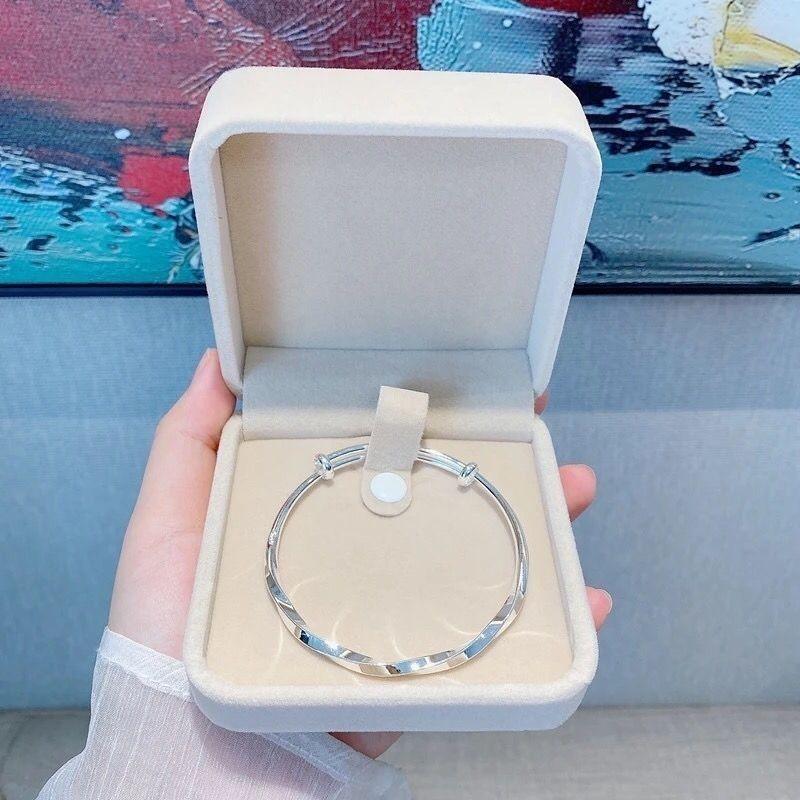 Vòng Tay Dải Mobius, Bạc 925, Thiết Kế Đặc Biệt Ins, Vòng Tay Cao Cấp, Sang Trọng Giá Cả Phải Chăng, Trơn, Đơn Giản, Dành Cho Phụ Nữ, Đánh Giá Chất Lượng Cao Hơn 99%, Thích Hợp Cho Năm 2025 6