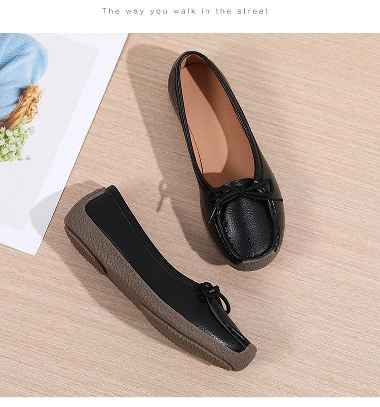 Product Introduction of New Genuine Leather Doug Shoes Women's Soft Bottom Pumps Slip-on Mom Shoes Casual Flat Loafers Women's plus Size 30