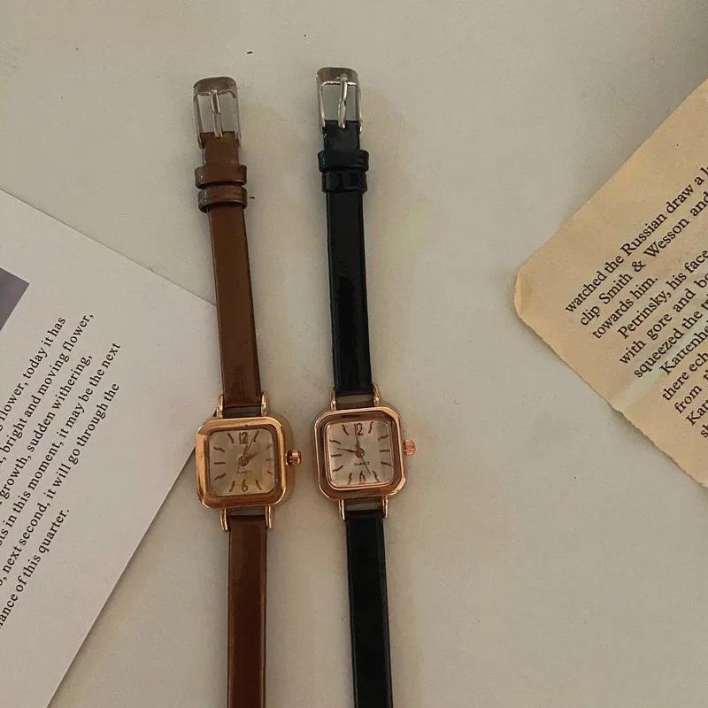 Product Introduction of Simple Classic Women's Small Square Watch - Retro Elegant Women's Quartz Watch Leather Strap 2