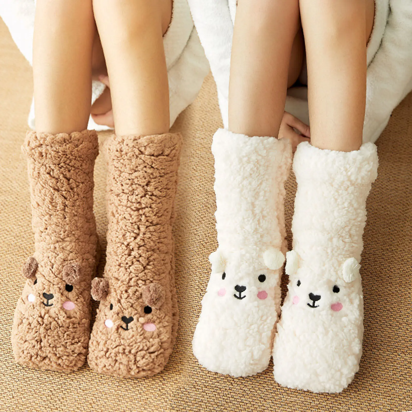 Tất Lông Cừu San Hô Thoáng Khí, 1 Đôi, Giữ Ấm, Chống Phai Màu, Dép Giữ Nhiệt Mùa Đông Cho Gia Đình