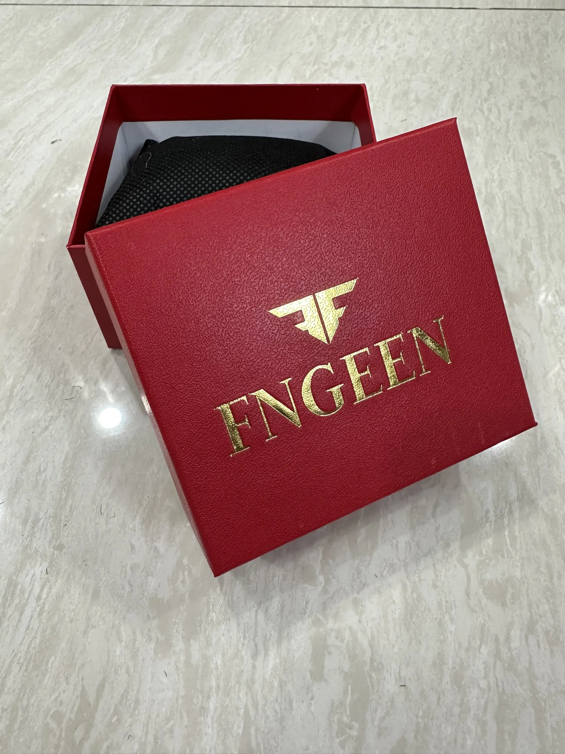 Hộp Đồng Hồ Màu Ngẫu Nhiên