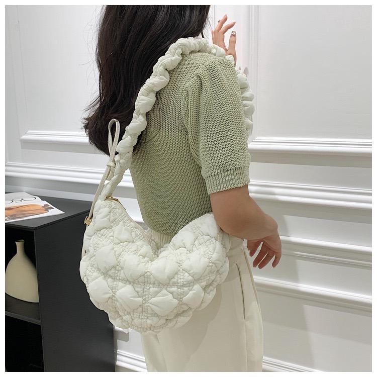Product Introduction of พร้อมส่งในไทย กระเป๋าสะพายข้าง กระเป๋านุ่มนิ่ม สายปรับได้  กระเป๋าสะพายไหล่ สไตล์เกาหลี 9