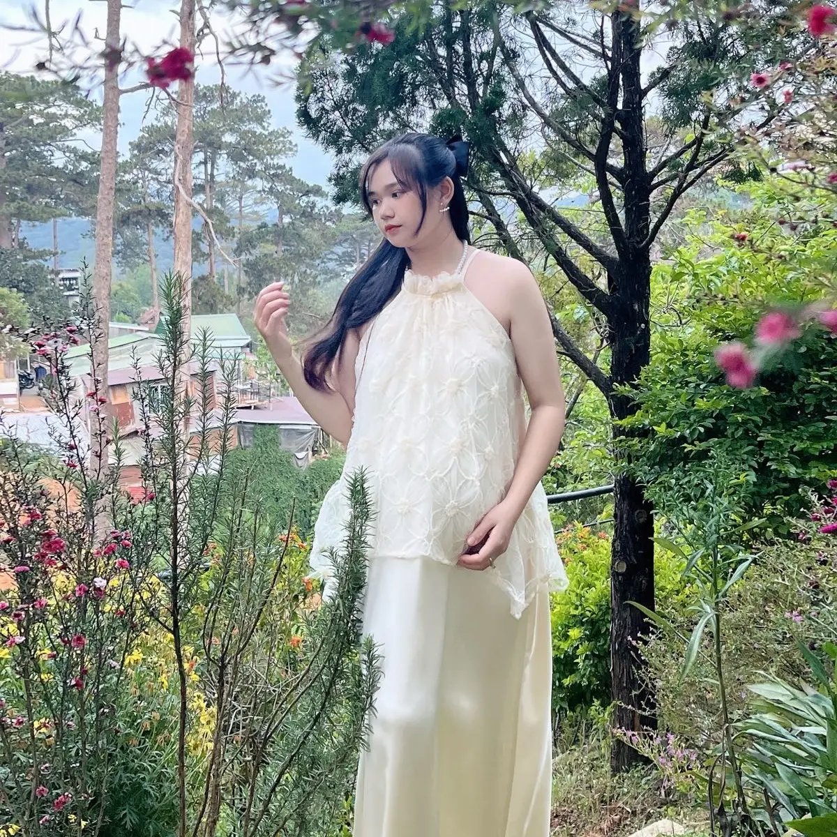 Hamie | Đầm lụa cổ yếm phối ren hoa 3d ( đầm bầu, đầm freesize) \ Dress Nữ Voi Sen