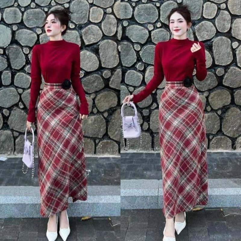 BIGSIZETIX Set áo cổ lọ tày dài kèm chân váy đuôi cá hoạ tiết caro màu đỏ xinh xắn 50-90kg