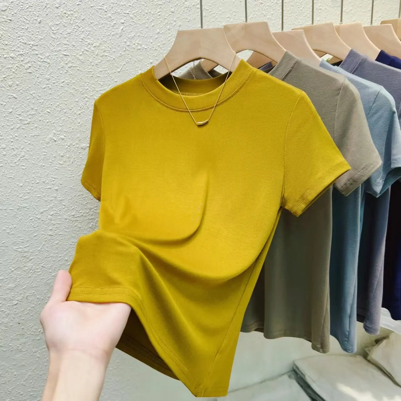 2024 New Course Slim and versatile T-shirt, slim fit, solid color, round neck, summer, casual, stylish and fashionable