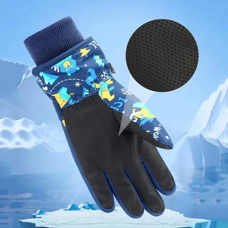 Outdoor Children's Skiing Gloves Winter Warm Windproof Glovess Cartoon and Velvet Waterproof Riding Gloves Guantes Para El Frio 2