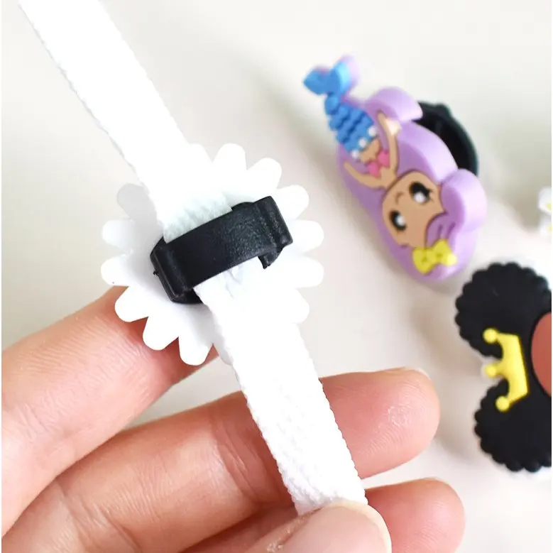 Chốt nhựa gắn charm làm Jibbitz trang trí dây giày, các mẫu khóa zipper 2