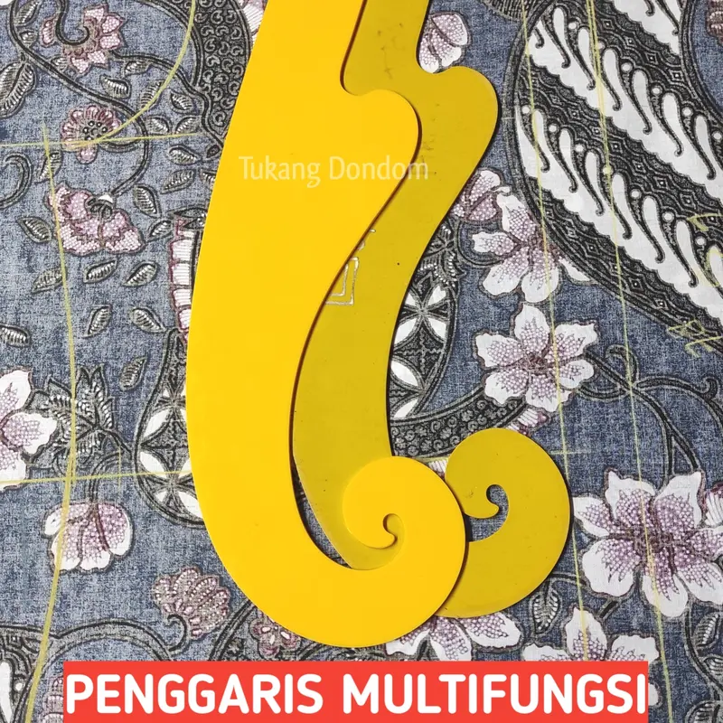 Penggaris Multifungsi untuk pola baju 0