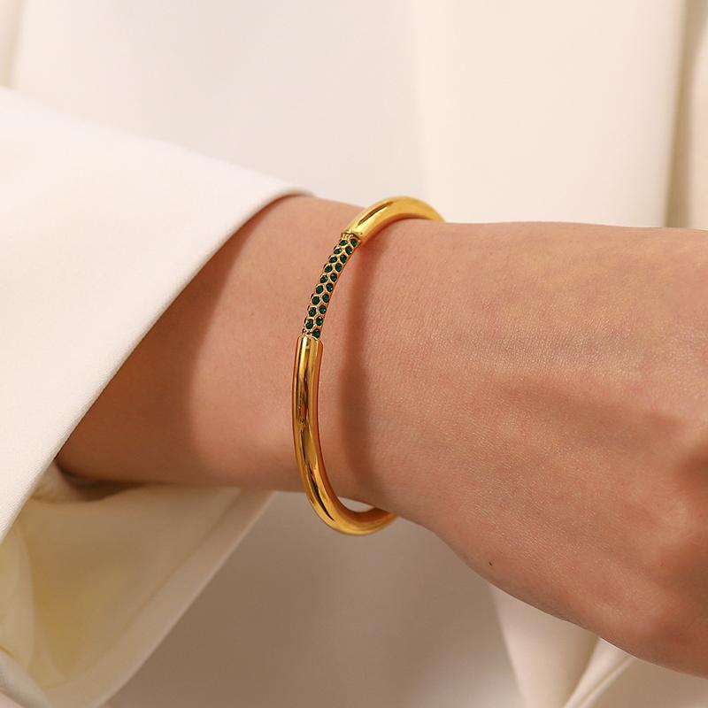 Product Introduction of Cross-Border Ins Internet Celebrity Design 18K Gold Stainless Steel Inlaid Lvzuan Open-Ended Bracelet Vacuum Electroplating Trendy Bracelet 9