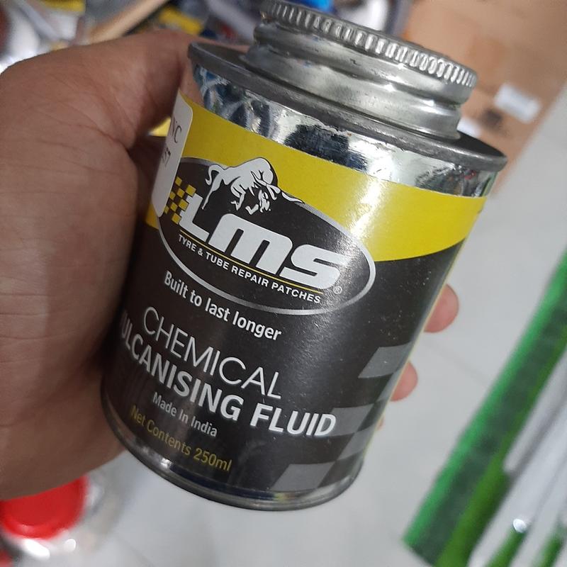Lọ keo trong vá săm lốp ô tô, xe máy Ấn Độ LMS 250ml