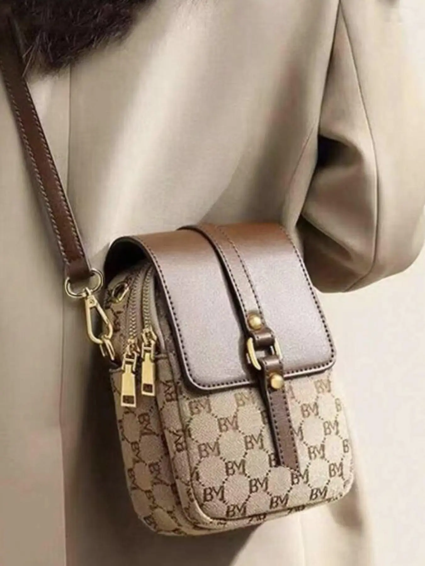 Women's Elegant Letter All Over Print Crossbody Bag, Fashionable Zipper Design Crossbody Bag for Daily Used, Casual Trendy Versatile High-quality Daily Commuting Bag, Girl Fashionable Shopping Purse