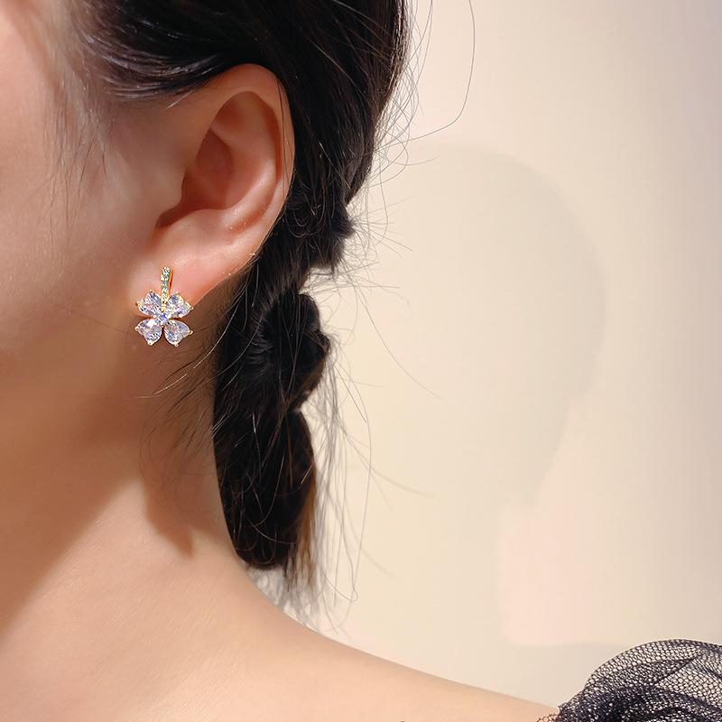 Product Introduction of Delicate Pink Clover Temperament Female Earrings Earrings Jewelry Girlfriends' Gift Girlfriend Gifts for Moms 1