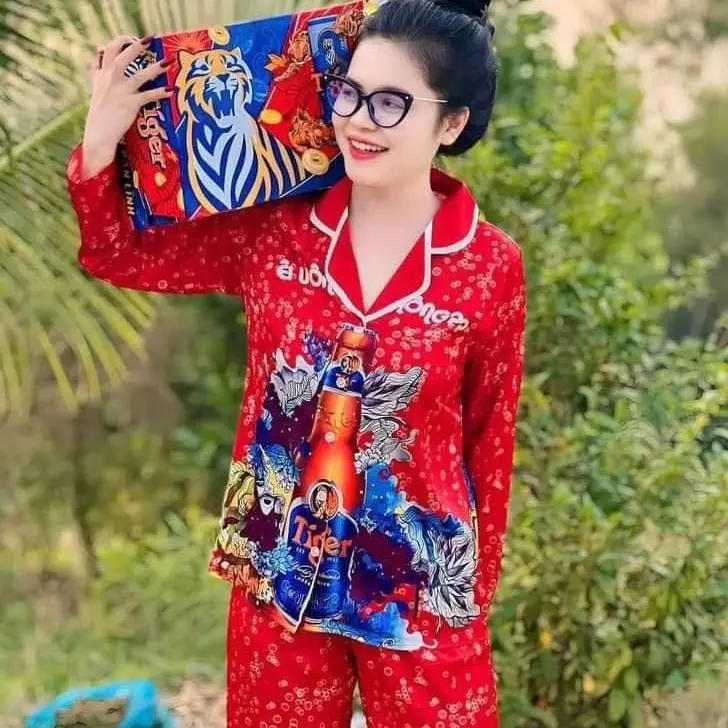 Pijama  bia lụa latin nút bọc vs lụa xước đính đá ( 40-60kg ) Women