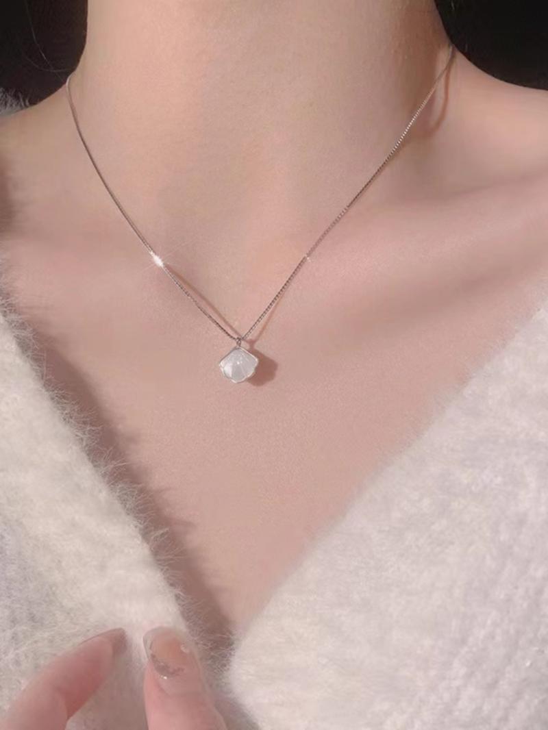 Product Introduction of Clavicle Chain Shell Pendant, Gift for Girlfriend: One Shell Necklace, Women Will Not Fade, High End, Versatile, Girl 2