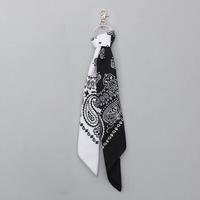 Gambar BEANABELL Rantai Celana Dan Syal Motif Bunga Mete Ikat Kepala Punk Hip Hop Pria Wanita Jeans Chain 2 Layer - Putih dari scarlettofficial.id Kota Cimahi 1 Tokopedia