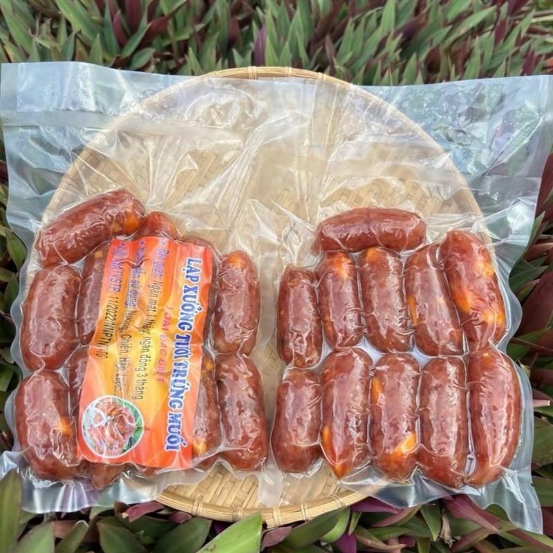 1KG Lạp Xưởng Tươi Trứng Muối Sấy Khô Dẻo Vị Mặn Ngọt Bùi Béo “Trứng Muối Ngẫu Nhiên Chiếc Có Chiếc Không” Đóng Gói Hút Chân Không 1KG 2 Túi