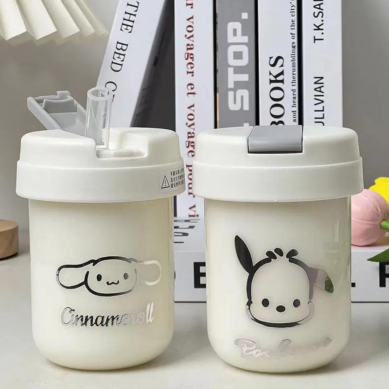 Bình Nước Dễ Thương, Dung Tích 300ml, Thiết Kế Hoạt Hình Sáng Tạo, Có Ống Hút Và Nắp Đậy, Chống Tràn Cầm Tay V2H4 1