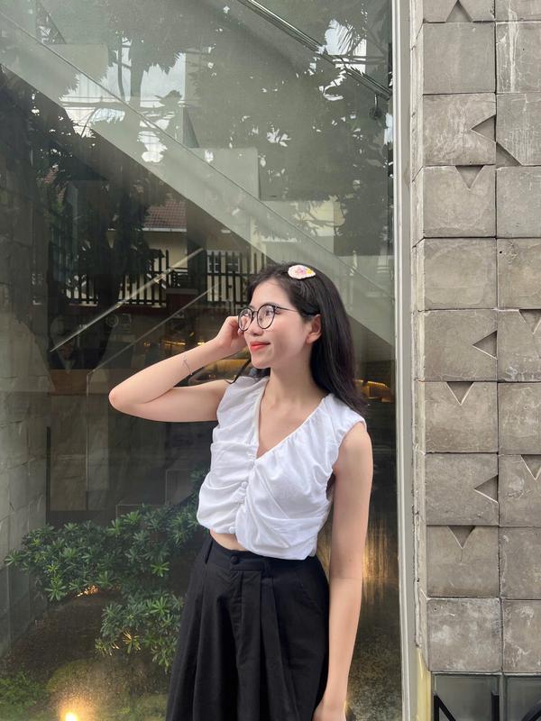 Áo kiểu nhún sát nách nút bọc cổ V cho nữ- Tata shirt