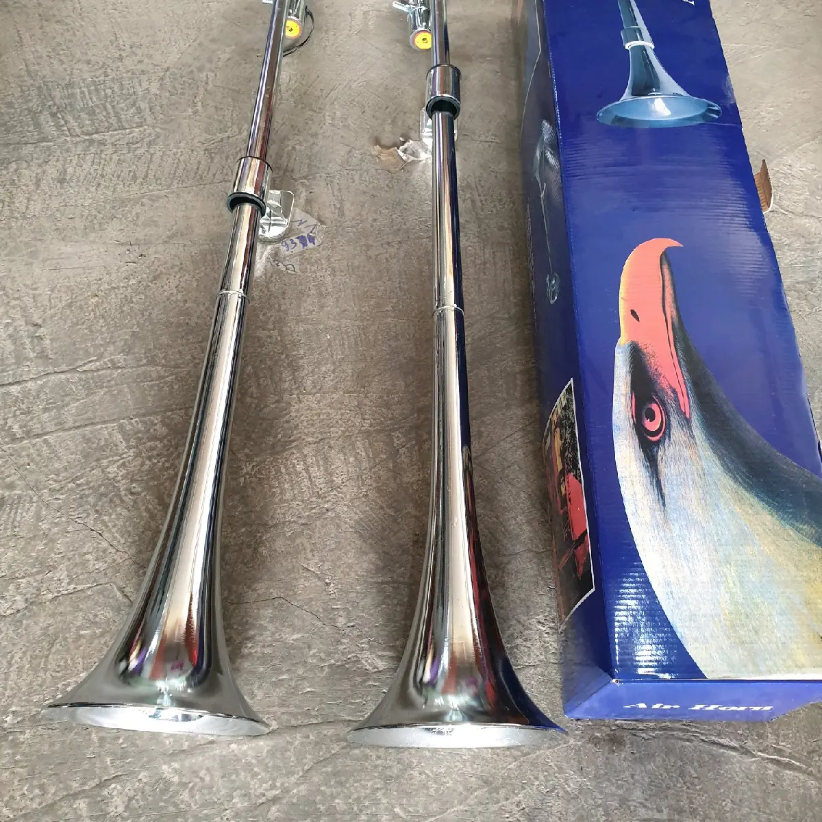 Cặp Còi ong tàu kích thước  1m và 75cm điện auto vôn