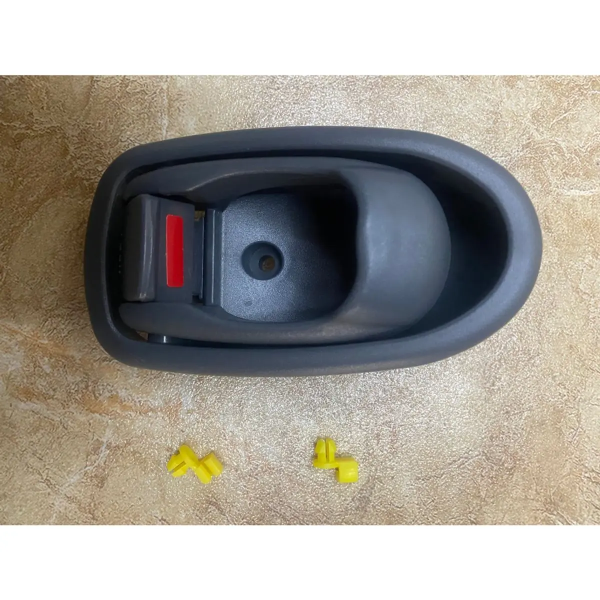Tay mở cửa trong Kia Spectra, bền, đẹp, giá rẻ Móc Khoá