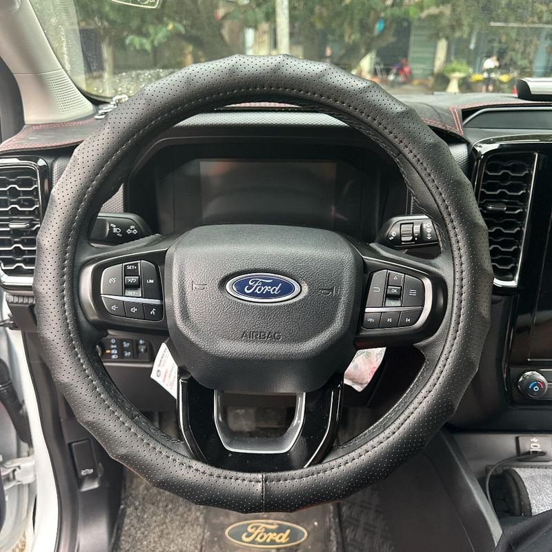Bọc vô lăng da Nappa cao cấp chống mồ hôi tay, đầm chắc tay lái dành cho xe từ 4 đến 16 chỗ size 38cm Nội Thất