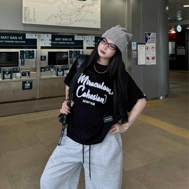 Áo Thun Form Boxy Chữ Thêu Local Brand Catchy.Club AT31