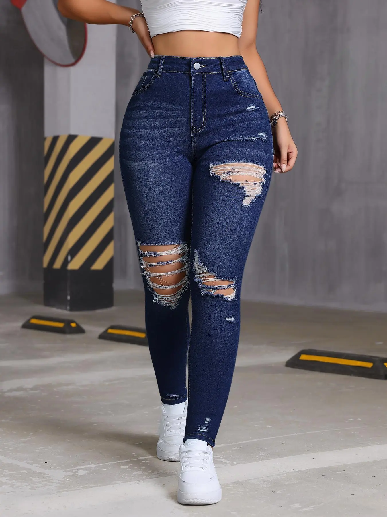Women's Washed Ripped Button Fly Skinny Jeans, Fashion Casual Pocket Denim Pants for Daily Outdoor Wear, Ladies Bottoms for All Seasons