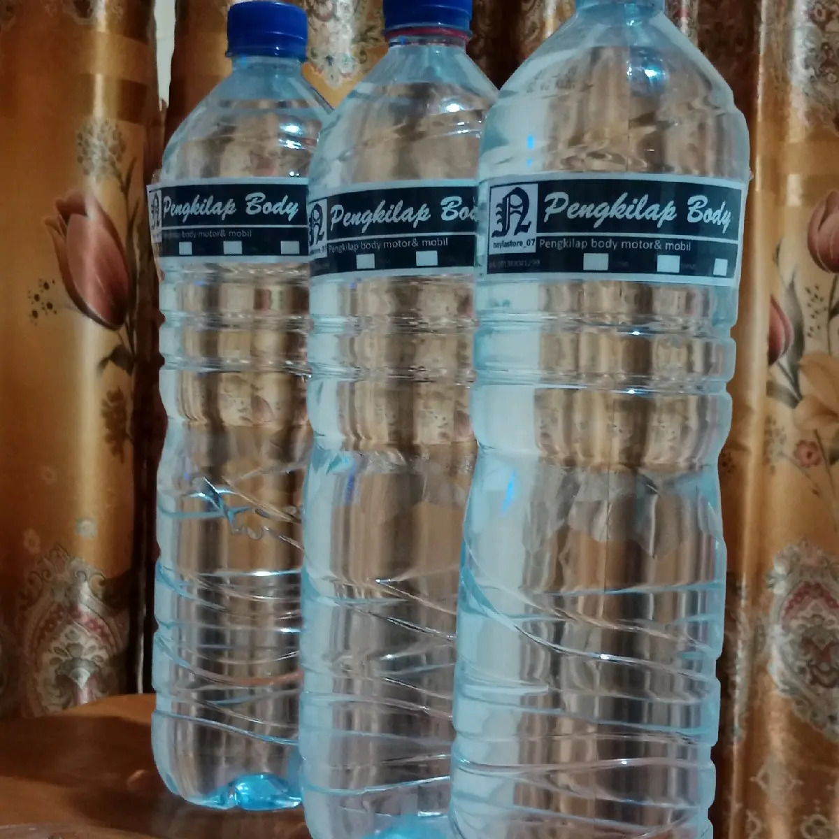 WAX GLOSSY 1,5 LITER.CAIRAN KHUSUS PENGKILAP BODY(MOTOR/MOBIL) DAN MILIKI EFEK DAUN TALAS. Kendaraan