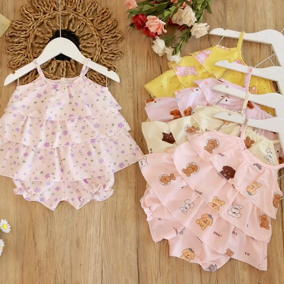 Combo 3 bộ quần áo hai dây cho bé gái, Chất vải đũi và đũi hàn, Mềm, Mịn và mát.