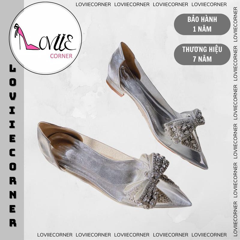 LOVIIECORNER - FORM TO - GIÀY BÚP BÊ MŨI NHỌN MICA THỜI TRANG NỮ GẮN NƠ ĐÁ BÍT HẬU - B241006 giày búp bê nữ flannel Shoes Women