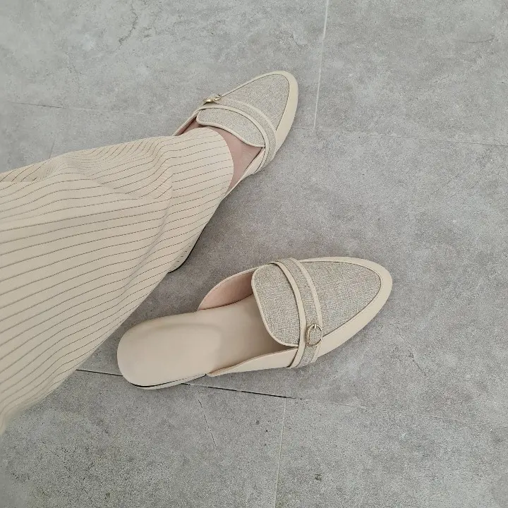 Bloomberg ZOYA - Sepatu Wanita Jumbo Big Size 41-45 Sol Hak 1cm Shoes