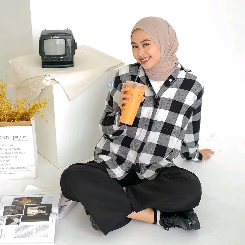 Kemeja Flanel Import Distro Pria Wanita Kemeja Kotak Kain Lembut 4