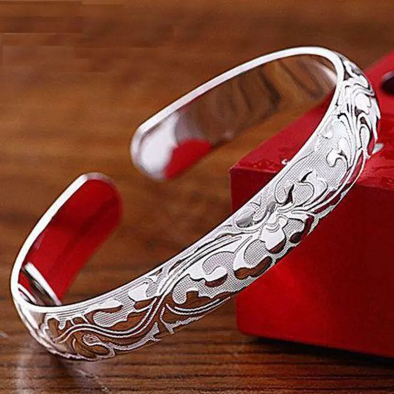 สร้อยข้อมือรักชุบเงิน ดีไซน์เหมือนดอกไม้ สร้อยข้อมือเปิด เครื่องประดับเงิน ของขวัญดี
