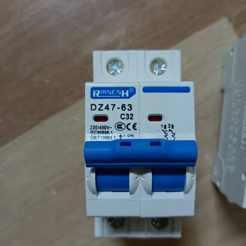 Át aptomat  cài 1P 2P 16a 20a 2P20a 32a 63a hàng RmscsH chất lượng ISO 7