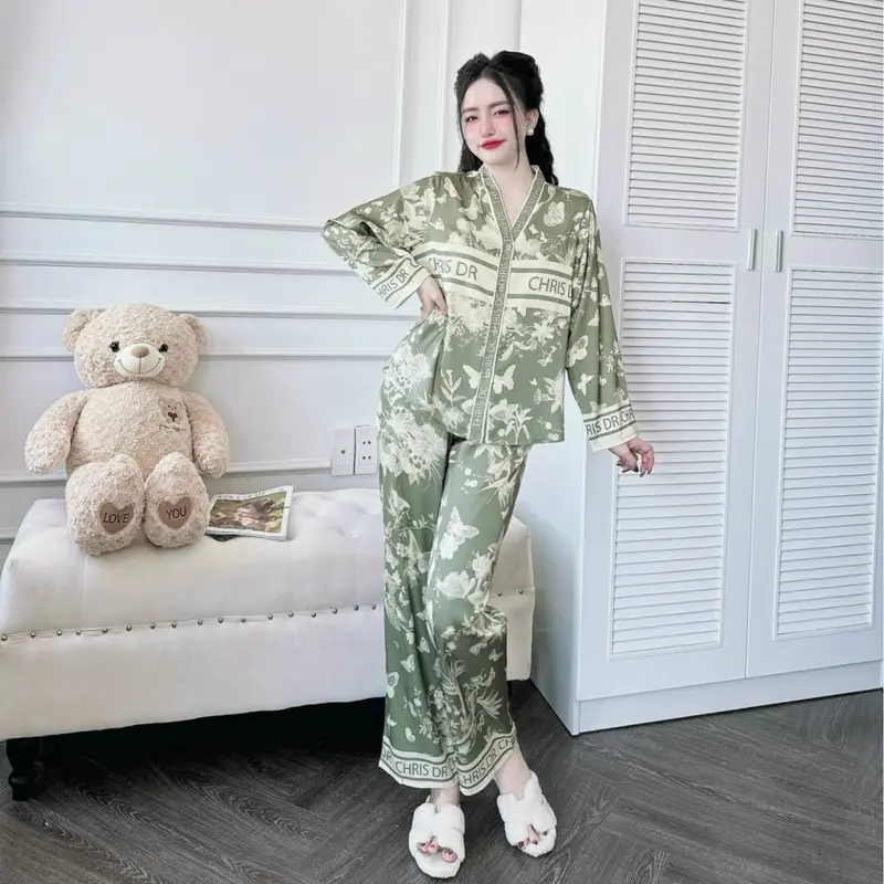 Bộ Đồ Ngủ Dài Cổ Y Dành Cho Nữ Hoạ Tiết Dễ Thương Chất Liệu VảI Lụa Latin Cao Cấp S1081 Women lụa 5