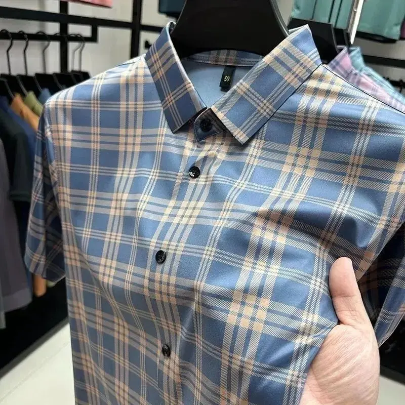 Áo Sơ Mi Ngắn Tay, Chất Liệu Lụa Lạnh Không Đường May, Phong Cách Công Sở Thường Ngày Không Sắt, Thoáng Khí, Thích Hợp Cho Mùa Hè, Áo Sơ Mi Kẻ Sọc, Thời Trang, Dành Cho Nam Giới Menswear Có Cổ Menswear Có Cổ 【 vàng heund 】 daily Shirt