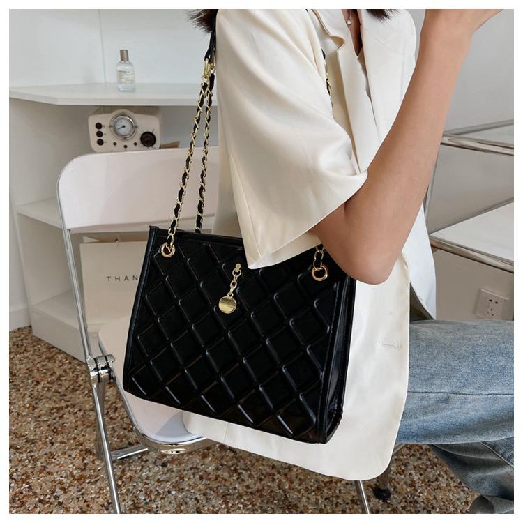 Product Introduction of Túi Kẹp Nách Đeo Vai Thời Trang Mới Mùa Hè, Thêu Kim Cương, Dây Thừng, Túi Xách, Túi Tote Dây Xích Hợp Xu hướng Dành Cho Nữ, 2024 14