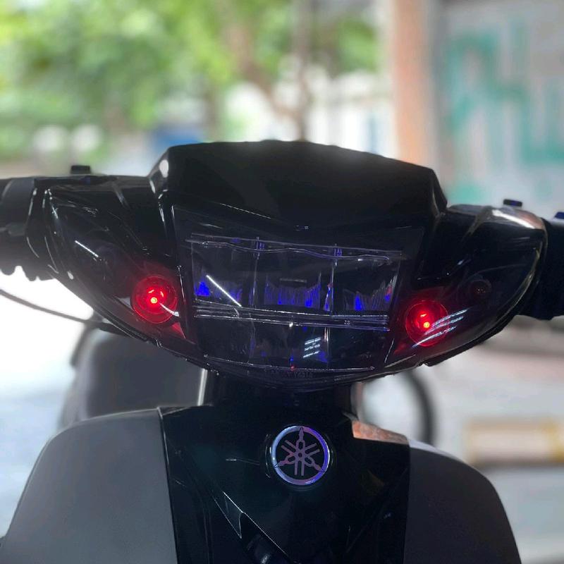 phụ kiện xe máy đầu đèn 2 tầng lắp Sirius tặng bóng demi