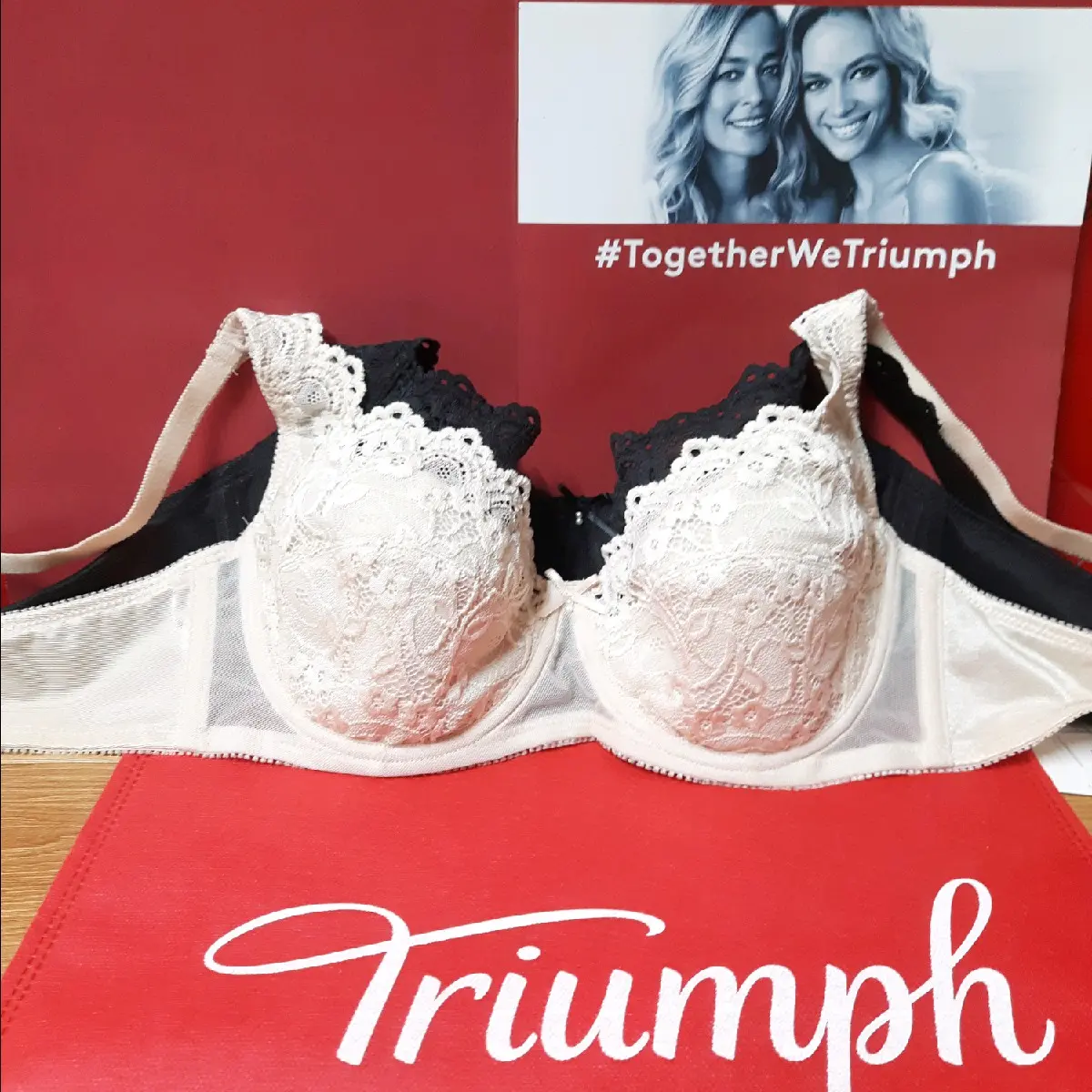 Áo lót nữ Triumph Fashion 921 WHPD áo ren có gọng không mút