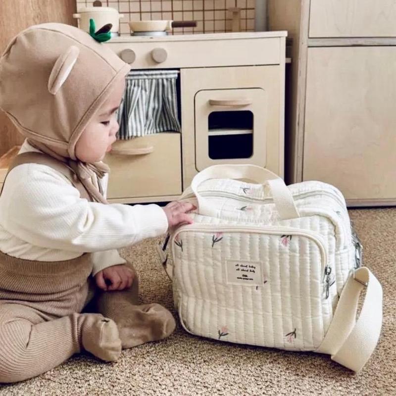 Túi xách bỉm sữa lót chống thấm phong cách Hàn Quốc, Kem Cho Bé hình gấu Balo Đeo Chéo