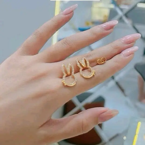 Bông tai thỏ nhỏ xinh đính đá cute đeo hàng ngày 2