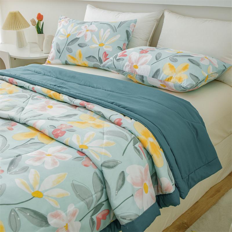 Floral Print Lightweight Summer Quilt, 1 Count Breathable & Moisture-wicking Cooling Quilt, Air-conditioned Room Blanket, Bedding Supplies for Home & Office 3