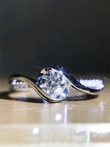 女性用エレガントラインストーン装飾リング、結婚式・婚約・記念日・パーティー用上品なジュエリーギフト、日常やパーティーに適したファッショナブルなジュエリー