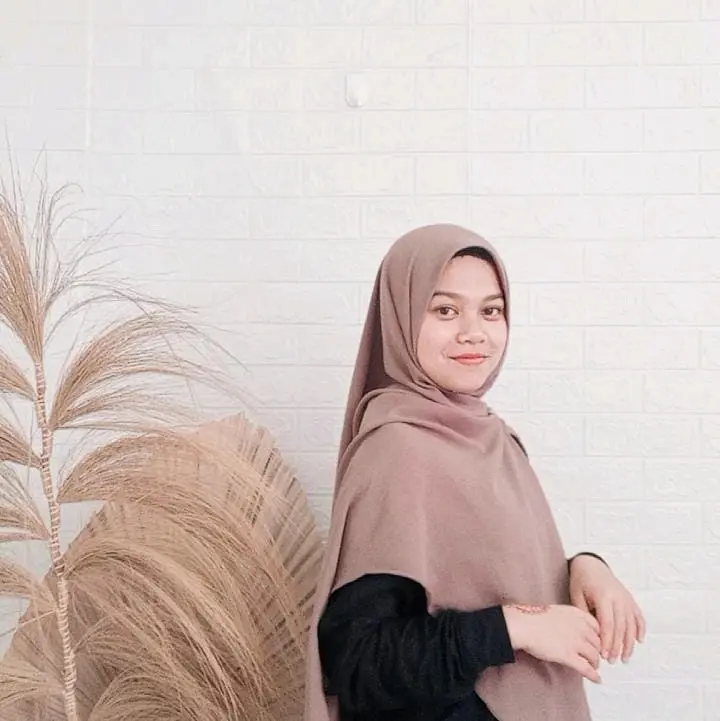 Pashmina Oval Crinckle Airflow Curve Standar Panjang Muslim Jilbab Wanita Crinkle Syal Syari Hitam Garis Instan 6