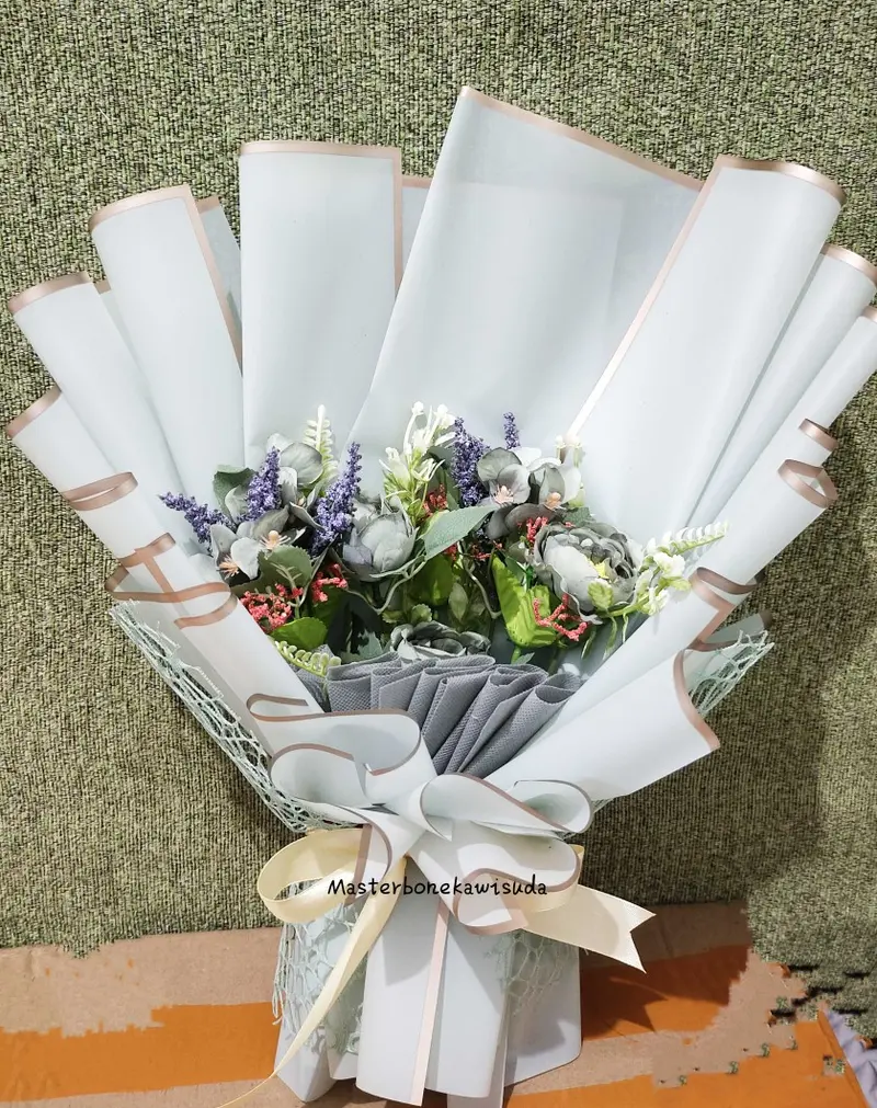 Product Introduction of Buket Wisuda bunga mawar artificial kado Wisuda tanpa boneka wisuda tanpa buket uang 1