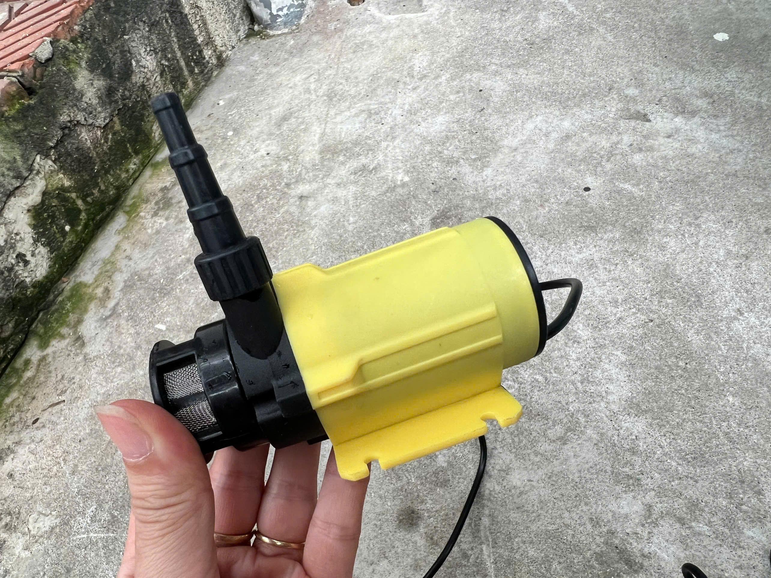 Bơm Mini 12V CLAimex BL1208 75a11799e0714a31ac34861500d7d3b7~tplv o3syd03w52 origin jpeg